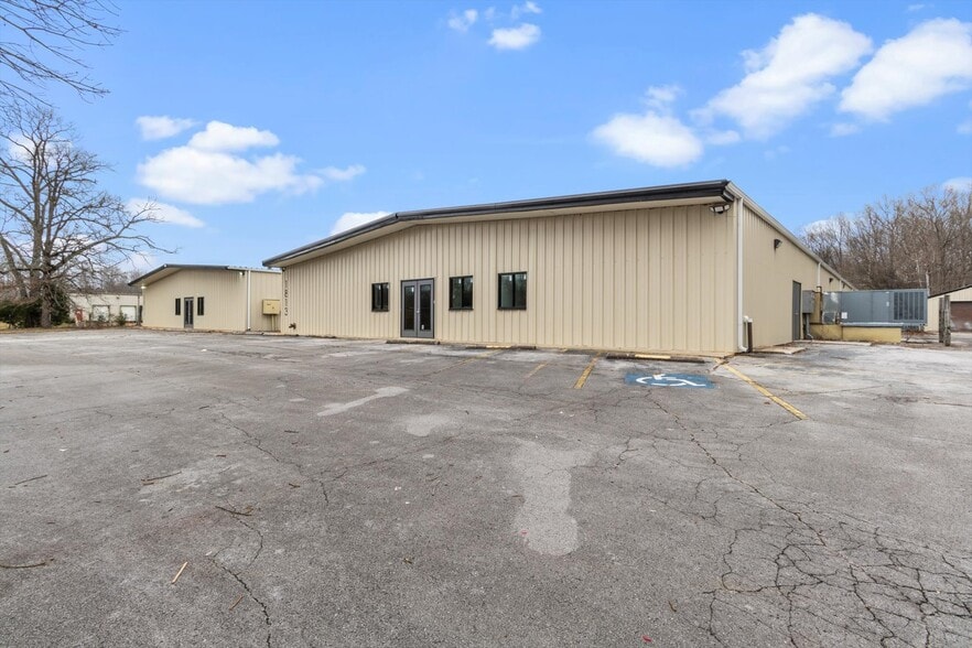 More Photos Of 1811-1813 Old Estill Springs Rd, Tullahoma Warehouse For Sale