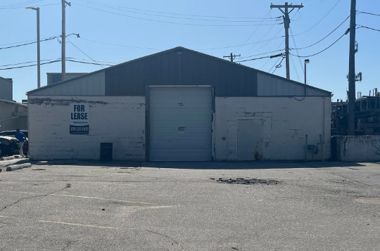 Primary Photo Of 2625 Randolph St, Lincoln Warehouse For Lease