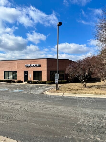 Primary Photo Of 500 Park Ave, Lake Villa Warehouse For Sale