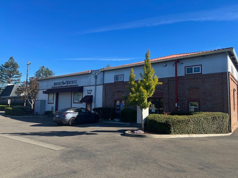 More Photos Of 53-61 Front St, Healdsburg General Retail For Lease