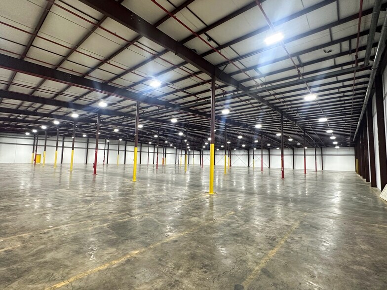 More Photos Of 6924 Orr Rd, Charlotte Distribution For Lease