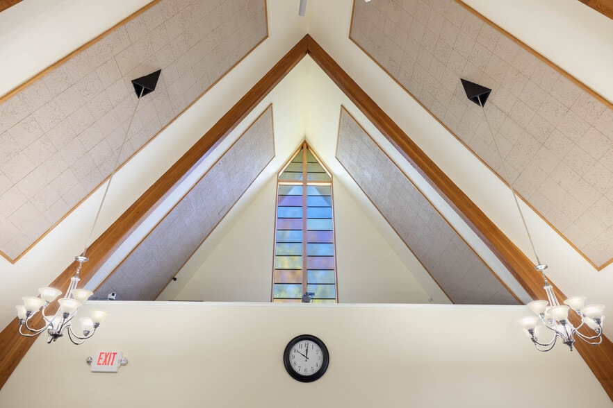 More Photos Of 2416 Sloat Way, Sacramento Religious Facility For Sale