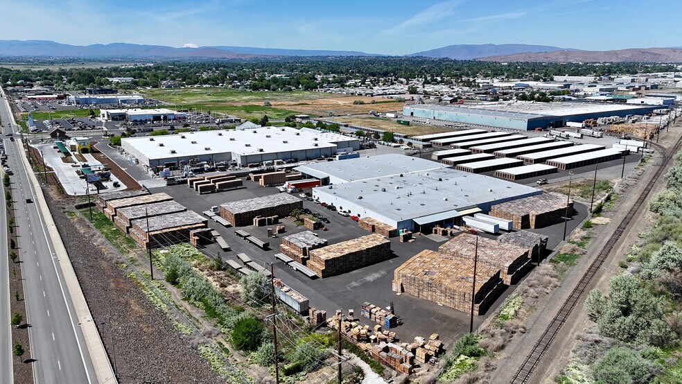 More Photos Of 2255 Longfibre Rd, Yakima Warehouse For Sale