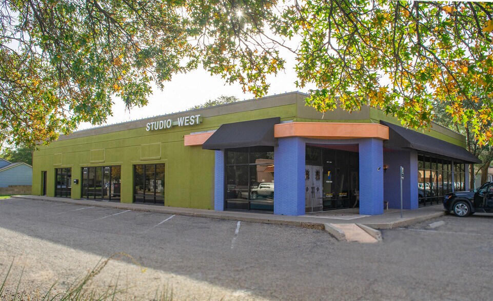 More Photos Of 2801 26th St, Lubbock Freestanding For Lease