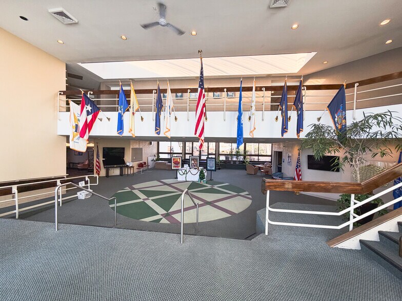 More Photos Of 6 Griffin Rd N, Windsor Office For Sale