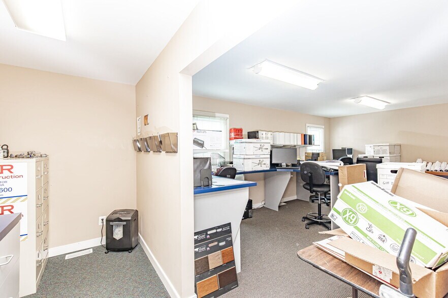 More Photos Of 10810 Hasty Ln, Midlothian Office For Sale