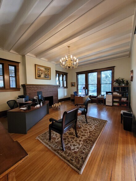 More Photos Of 511 W French Pl, San Antonio Office Residential For Sale