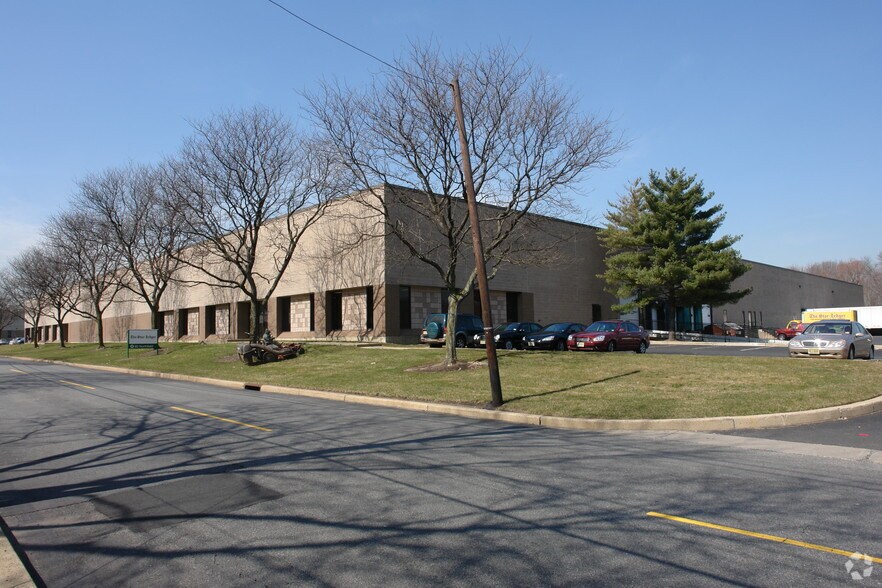 Primary Photo Of 74-86 Northfield Ave, Edison Warehouse For Lease