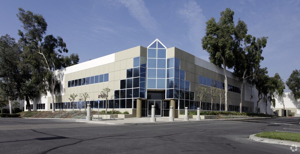More Photos Of 10860 6th St, Rancho Cucamonga Warehouse For Lease