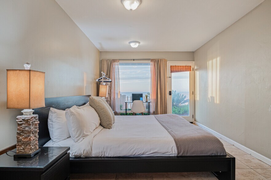 More Photos Of 1352-1364 Sunset Cliffs Blvd, San Diego Apartments For Sale