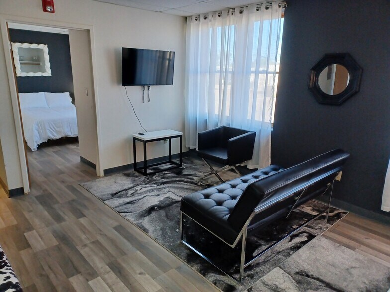 More Photos Of 322 S Main St, Lamar Apartments For Sale