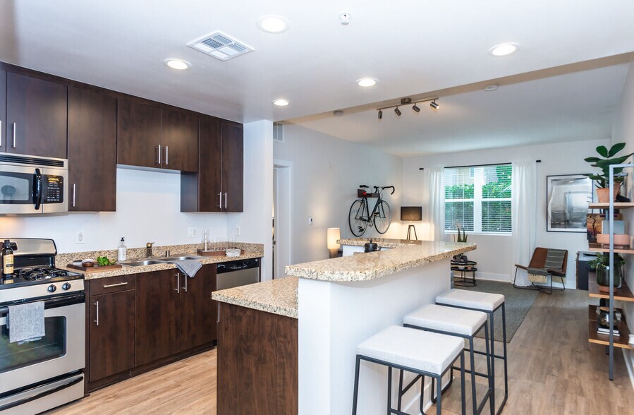 More Photos Of 421 W Broadway, Long Beach Apartments For Lease