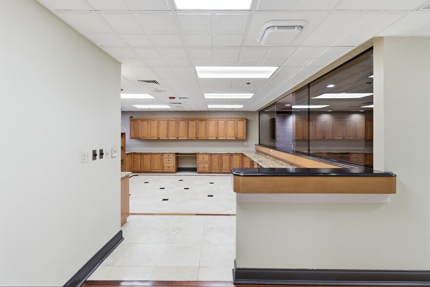 More Photos Of 661 E Altamonte Dr, Altamonte Springs Medical For Sale