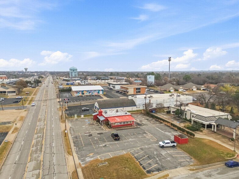 More Photos Of 565 W Bedford Euless Rd, Hurst Restaurant For Sale