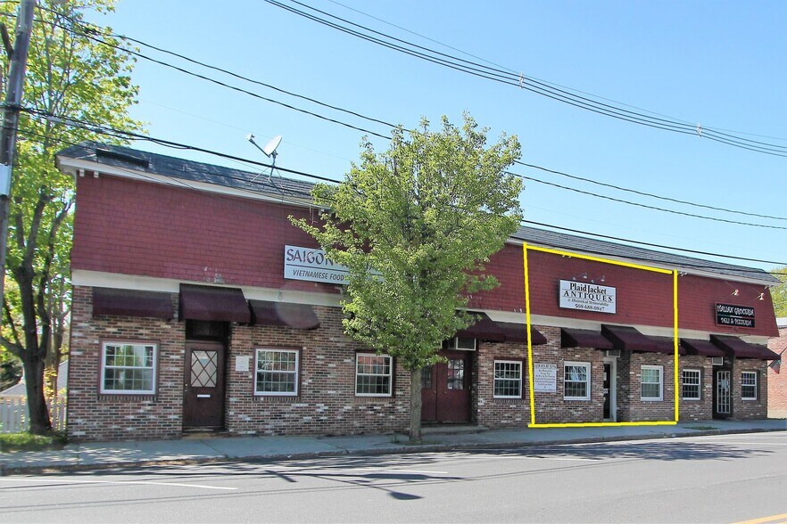 Primary Photo Of 16-20 Exchange St, Millis-Clicquot Storefront For Lease