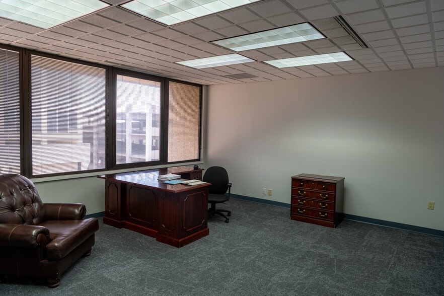 More Photos Of 125 W Missouri Ave, Midland Office For Lease