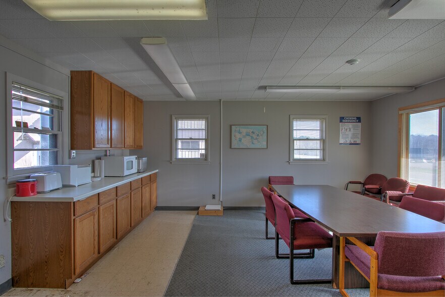 More Photos Of 1895 Frontage Rd, Mora Manufacturing For Sale
