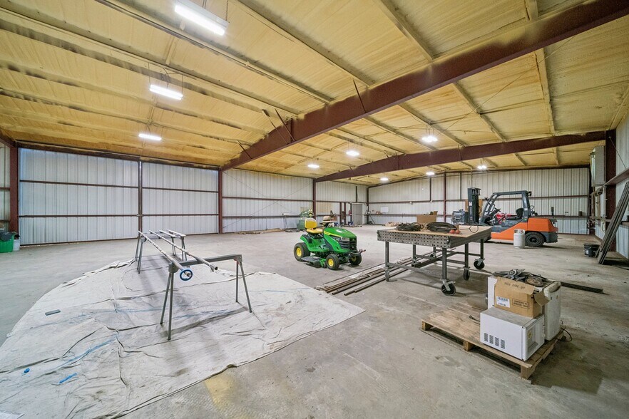 More Photos Of 1422 E Fairview Ave, Nowata Industrial For Sale