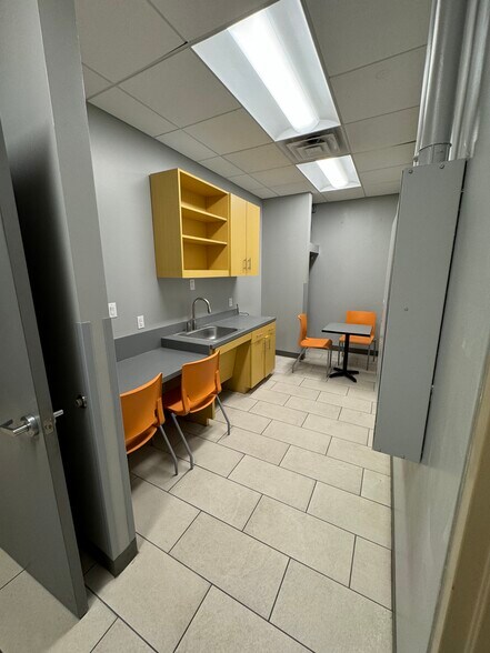 More Photos Of 6607 W Adams Ave, Temple Freestanding For Lease