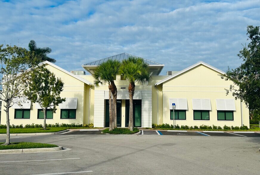 More Photos Of 4660 Cardinal Way, Naples Unknown For Lease