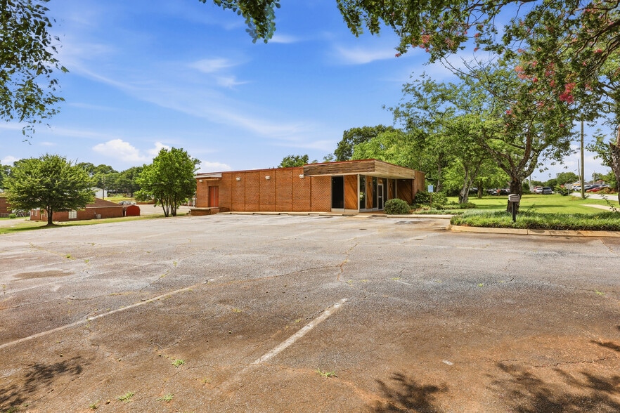More Photos Of 106 S Texas Ave, Greenville Office For Sale