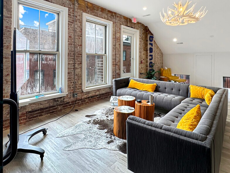 More Photos Of 70-80 State St, Newburyport Storefront Retail Office For Lease