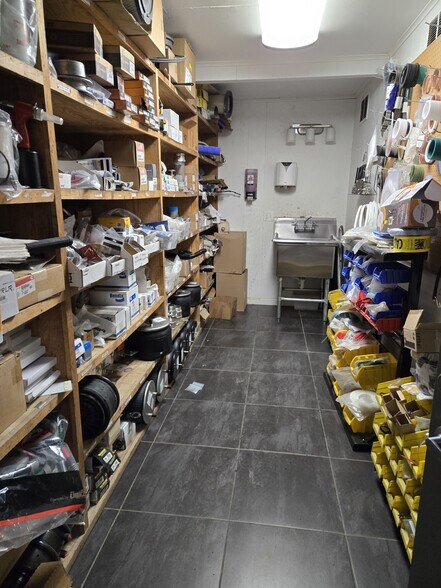 More Photos Of 6414 E Houston Rd, Houston Office For Lease