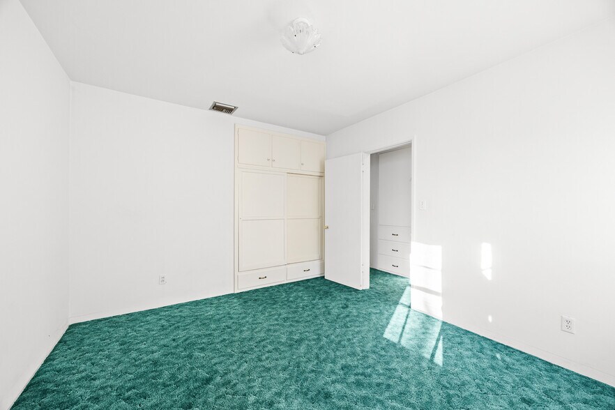 More Photos Of 1047 N San Gabriel Ave, Azusa Apartments For Sale