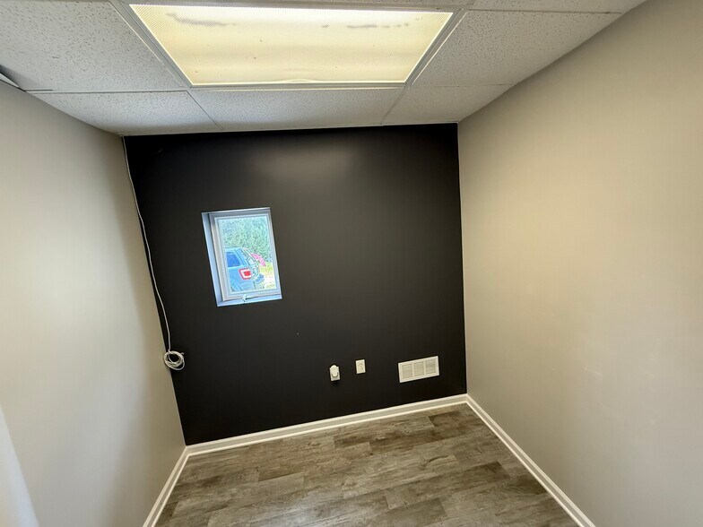 More Photos Of 216 E Grand River Rd, Laingsburg General Retail For Sale