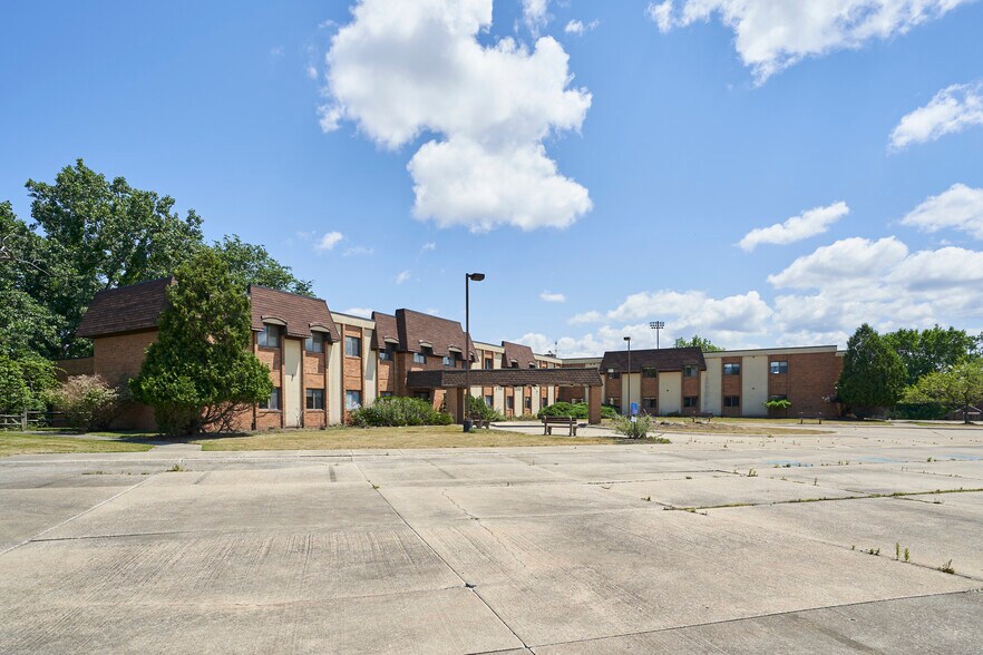 More Photos Of 16231 Broadway Ave, Maple Heights Assisted Living For Lease