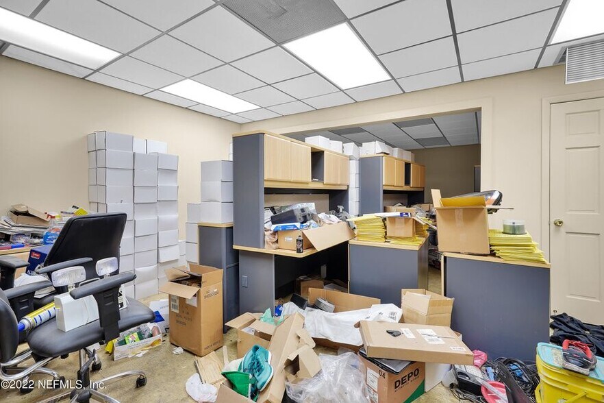 More Photos Of 4104 St Augustine Rd, Jacksonville Light Distribution For Sale