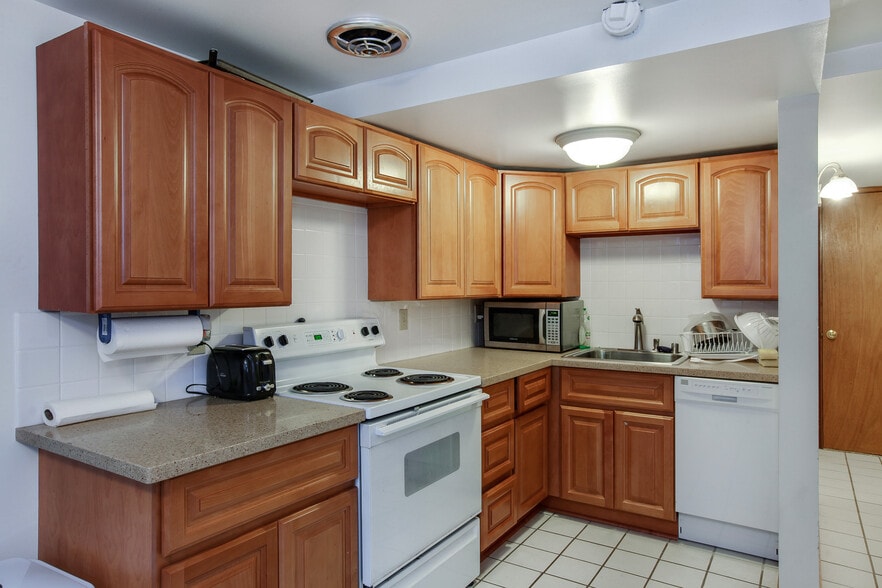 More Photos Of 5030 15th Ave NE, Seattle Apartments For Sale