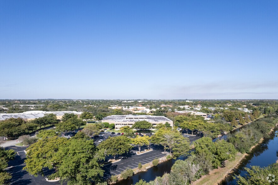 More Photos Of 7771 W Oakland Park Blvd, Fort Lauderdale Office For Lease