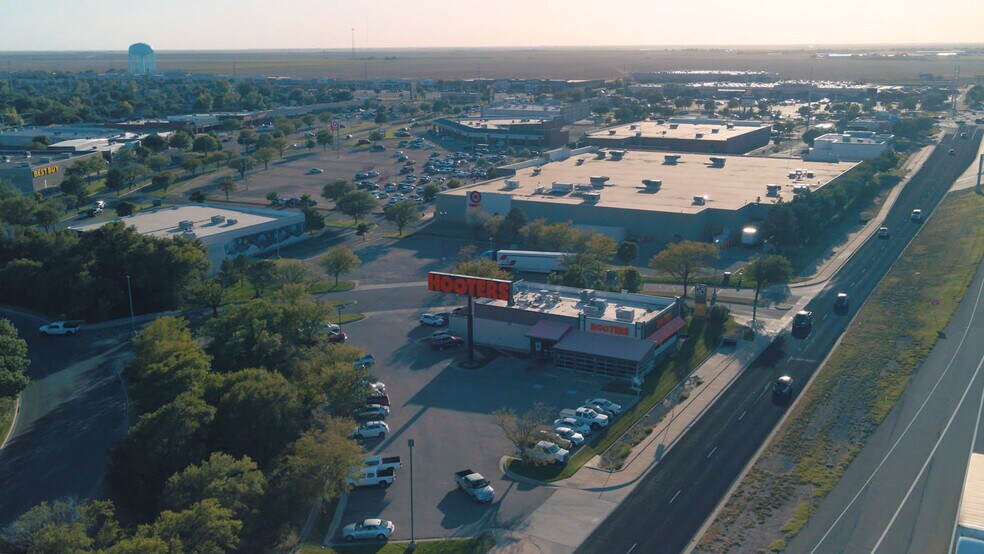 More Photos Of 8101 W I-40, Amarillo Restaurant For Lease