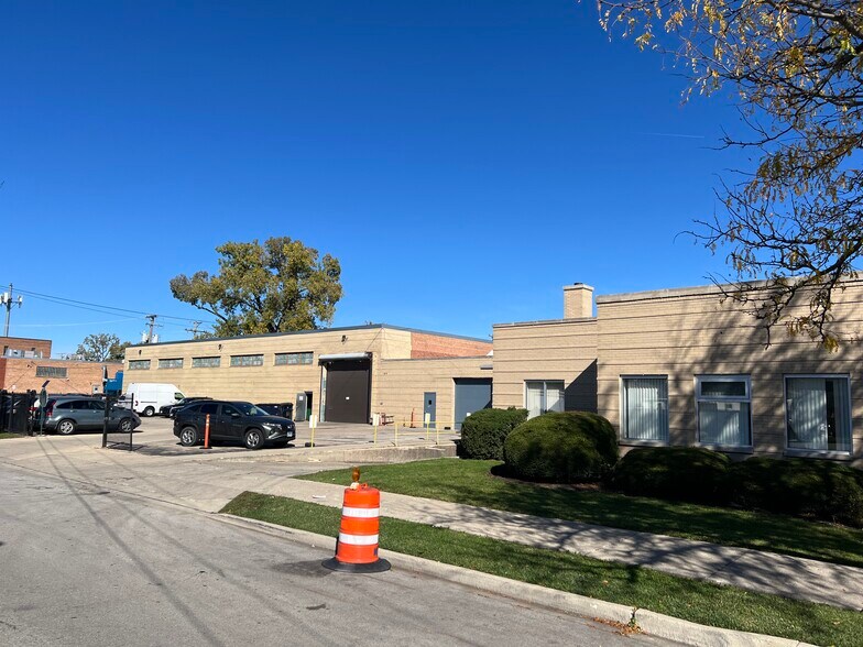 More Photos Of 6501 N Avondale Ave, Chicago Manufacturing For Sale