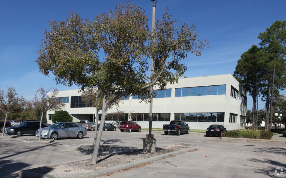 More Photos Of 14011 Park Dr, Tomball Unknown For Lease