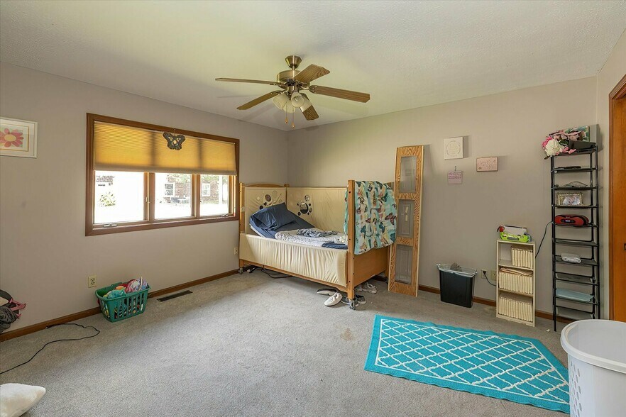 More Photos Of 714 College Dr, Anderson Apartments For Sale