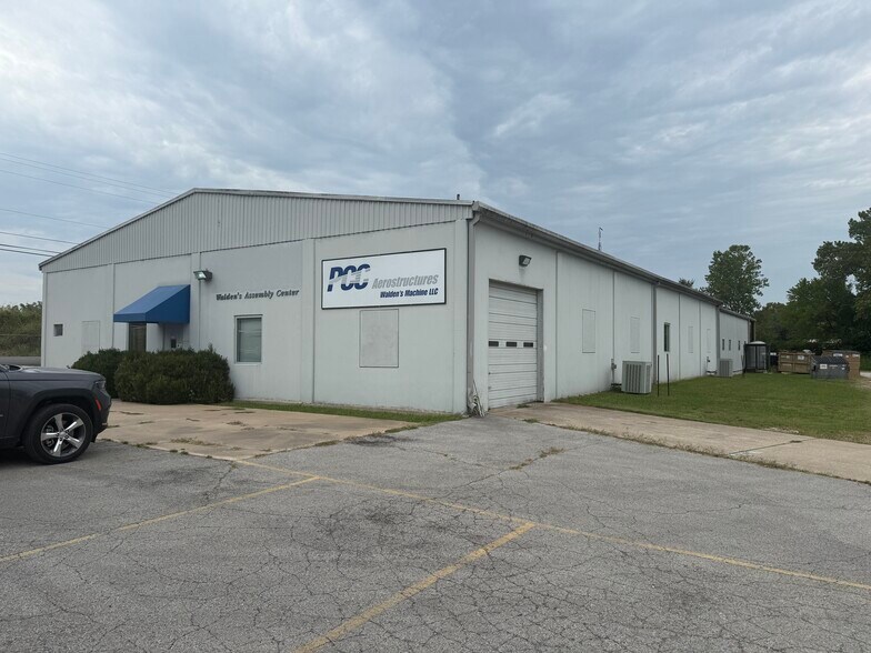Primary Photo Of 5313 E Apache St, Tulsa Manufacturing For Sale