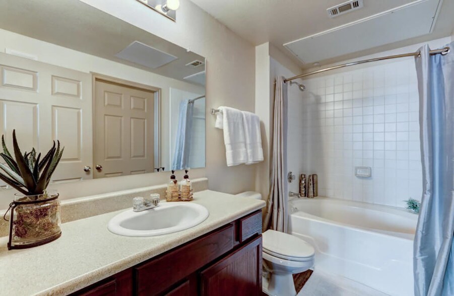 More Photos Of 301-409 N Walker Ave, Oklahoma City Apartments For Lease