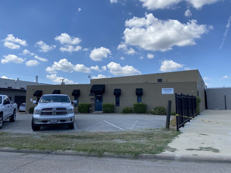 More Photos Of 4309 Action St, Garland Service For Sale