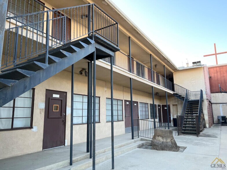 More Photos Of 2503 Niles St, Bakersfield Religious Facility For Sale