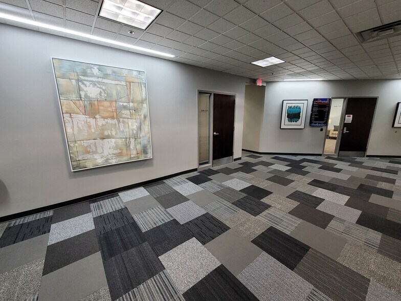 More Photos Of 222 3rd Ave SE, Cedar Rapids Office For Lease