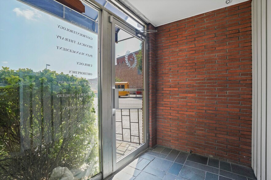 More Photos Of 72-41 Grand Ave, Flushing Medical For Lease