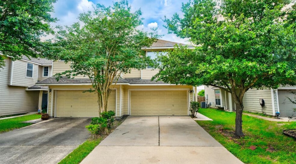 Primary Photo Of 8743 Thistlemoor Ln, Houston Specialty For Sale