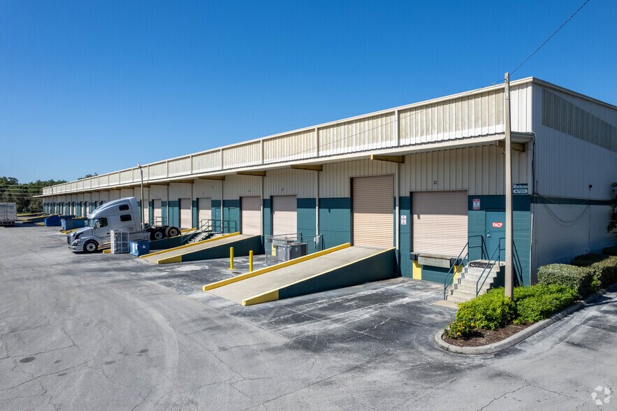 More Photos Of 4725 E Lakeland Commerce Pky, Lakeland Warehouse For Lease