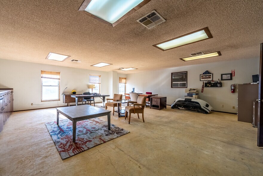 More Photos Of 397 E Evan Hewes Hwy, El Centro Auto Repair For Sale