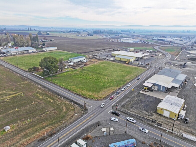 More Photos Of 300 Factory Rd, Sunnyside Land For Sale