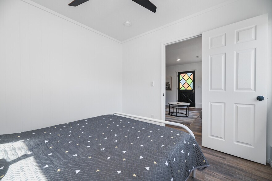 More Photos Of 560 Edgemoor Rd, Big Bear Lake Hotel For Sale