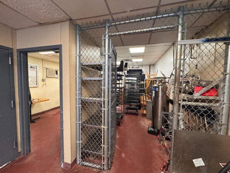 More Photos Of 1830 Columbus Ave, Washington Court House Restaurant For Sale