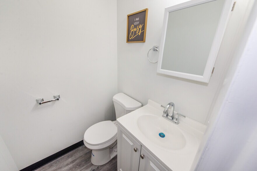 More Photos Of 288 Stuyvesant Ave, Lyndhurst General Retail For Lease